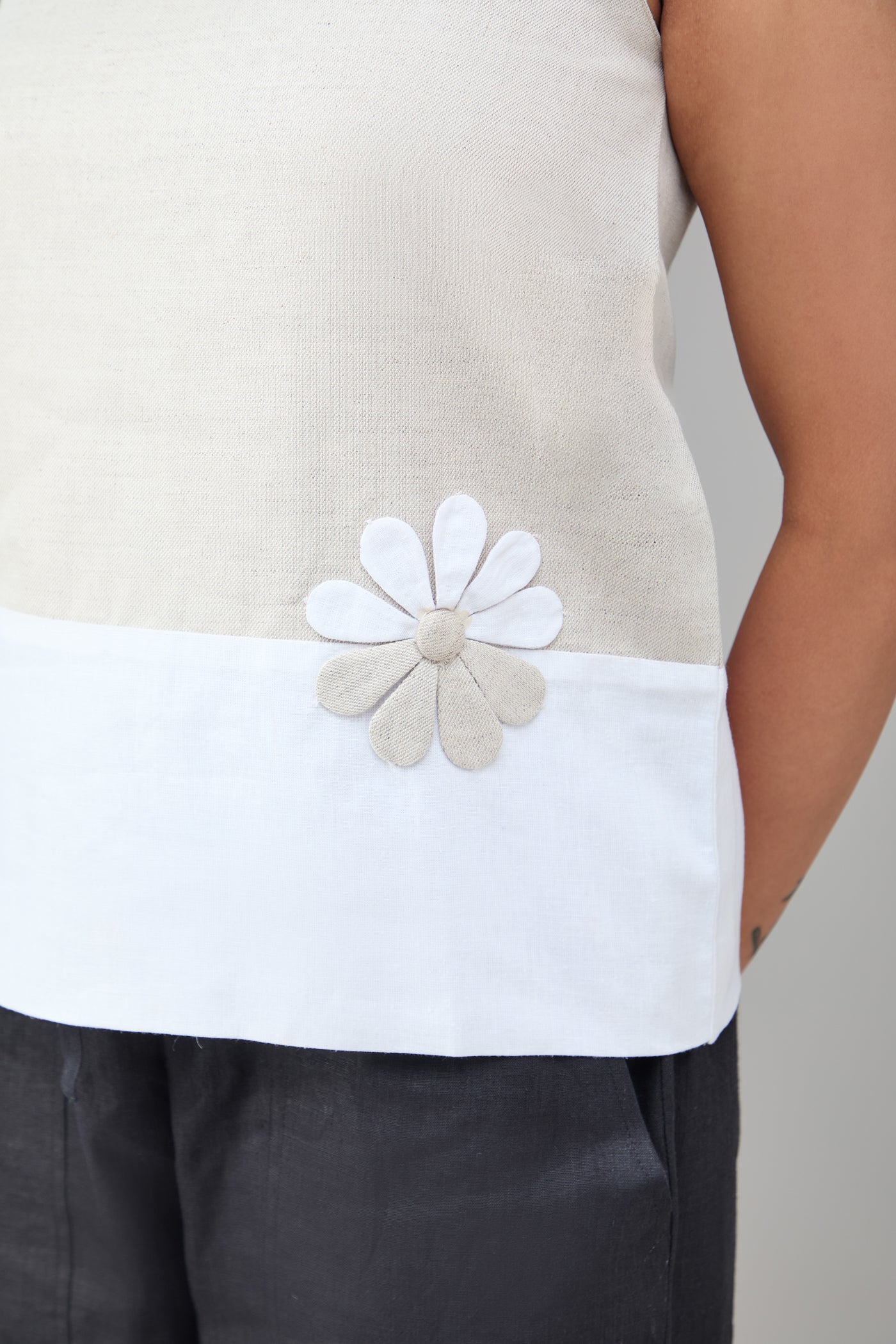 Hemp And Bamboo Contrast Sleeveless Flower Top
