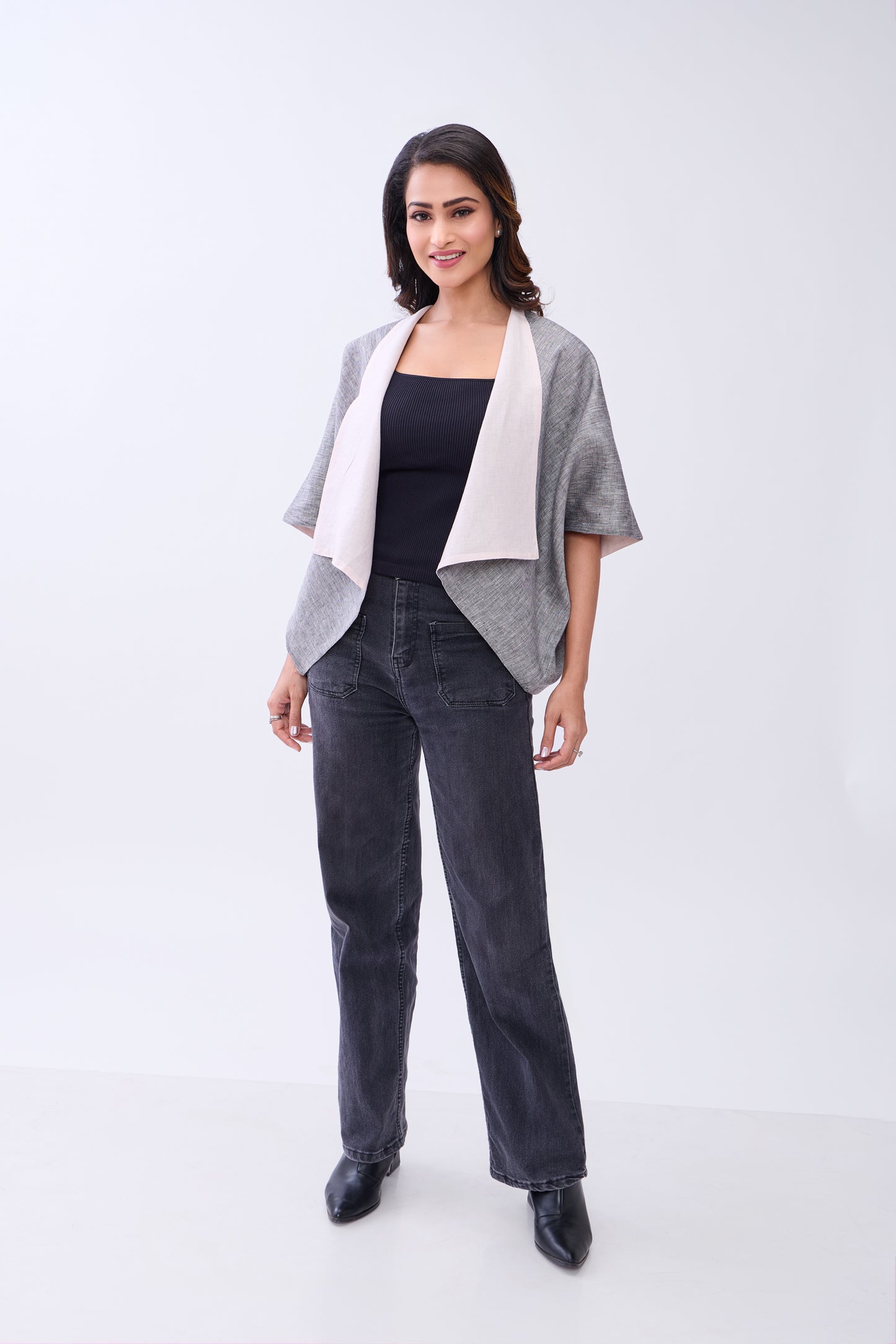 The Label Gaia Hemp Reversable Shrug – Grey & Blush Pink
