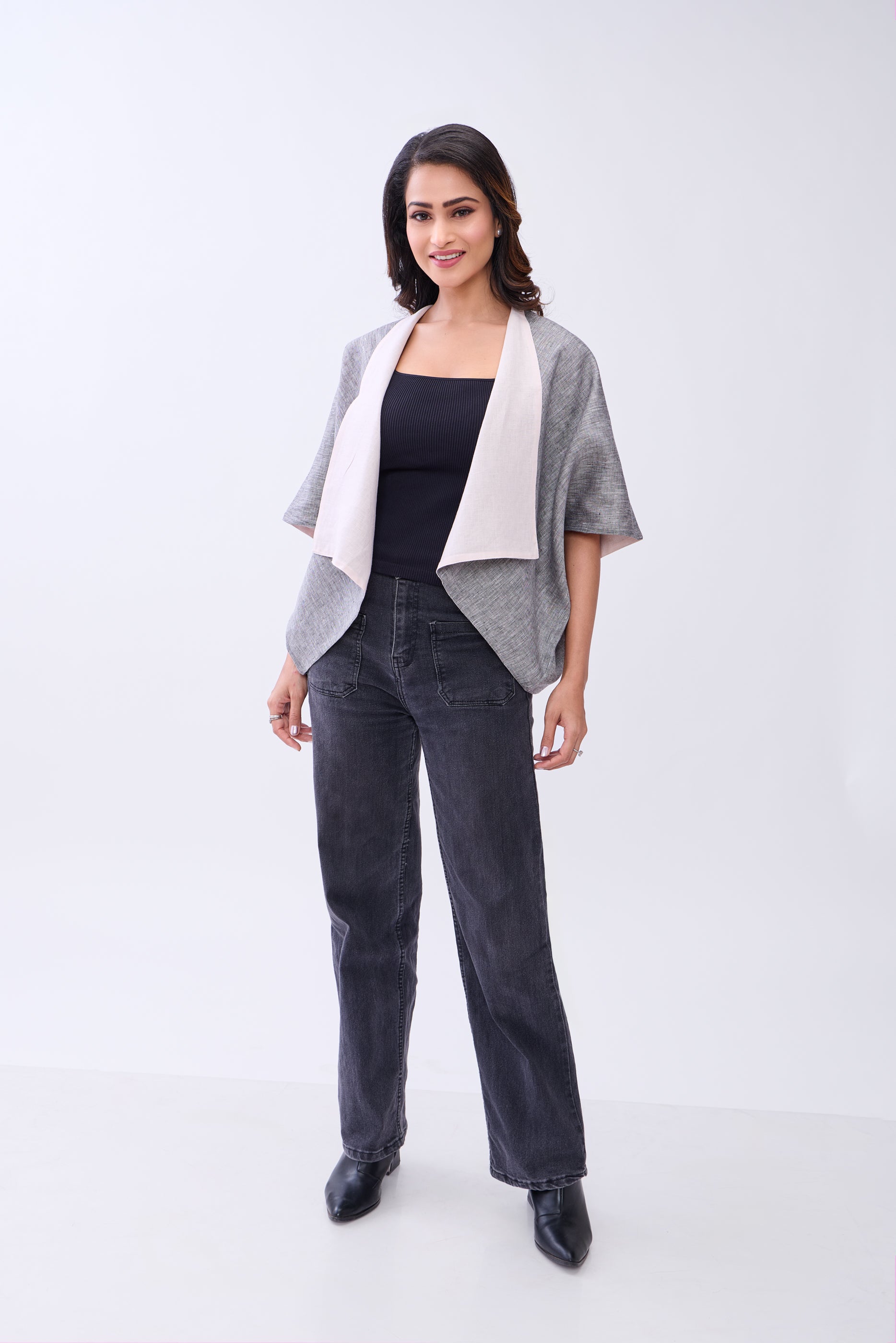 The Label Gaia Hemp Reversable Shrug – Grey & Blush Pink