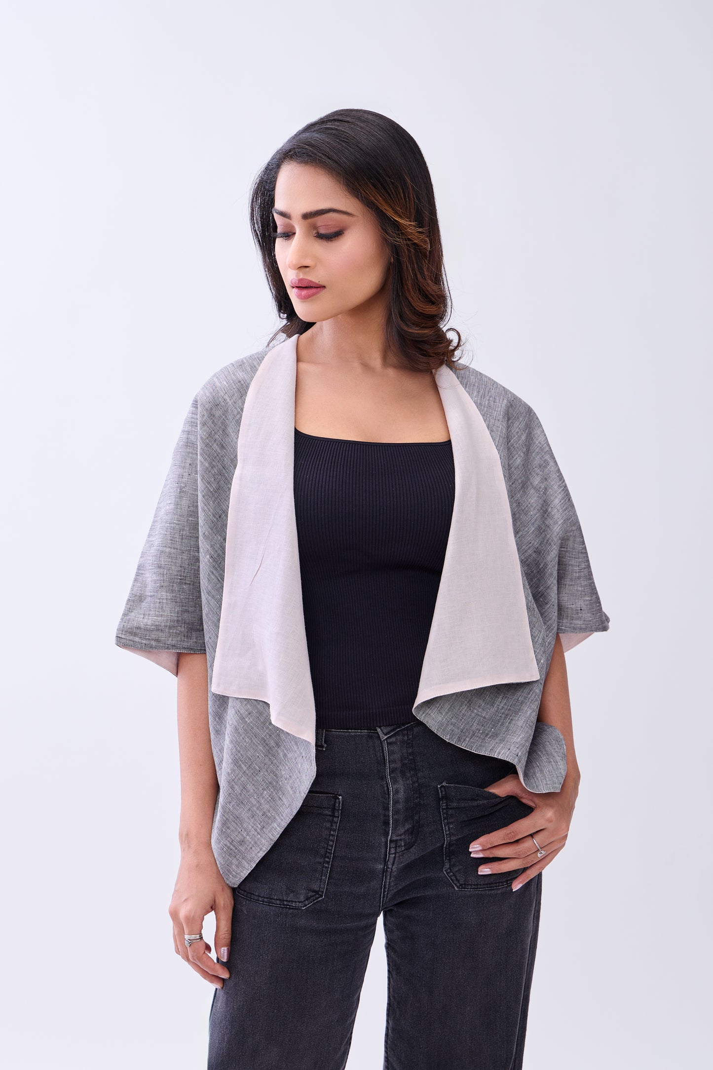 The Label Gaia Hemp Reversable Shrug – Grey & Blush Pink