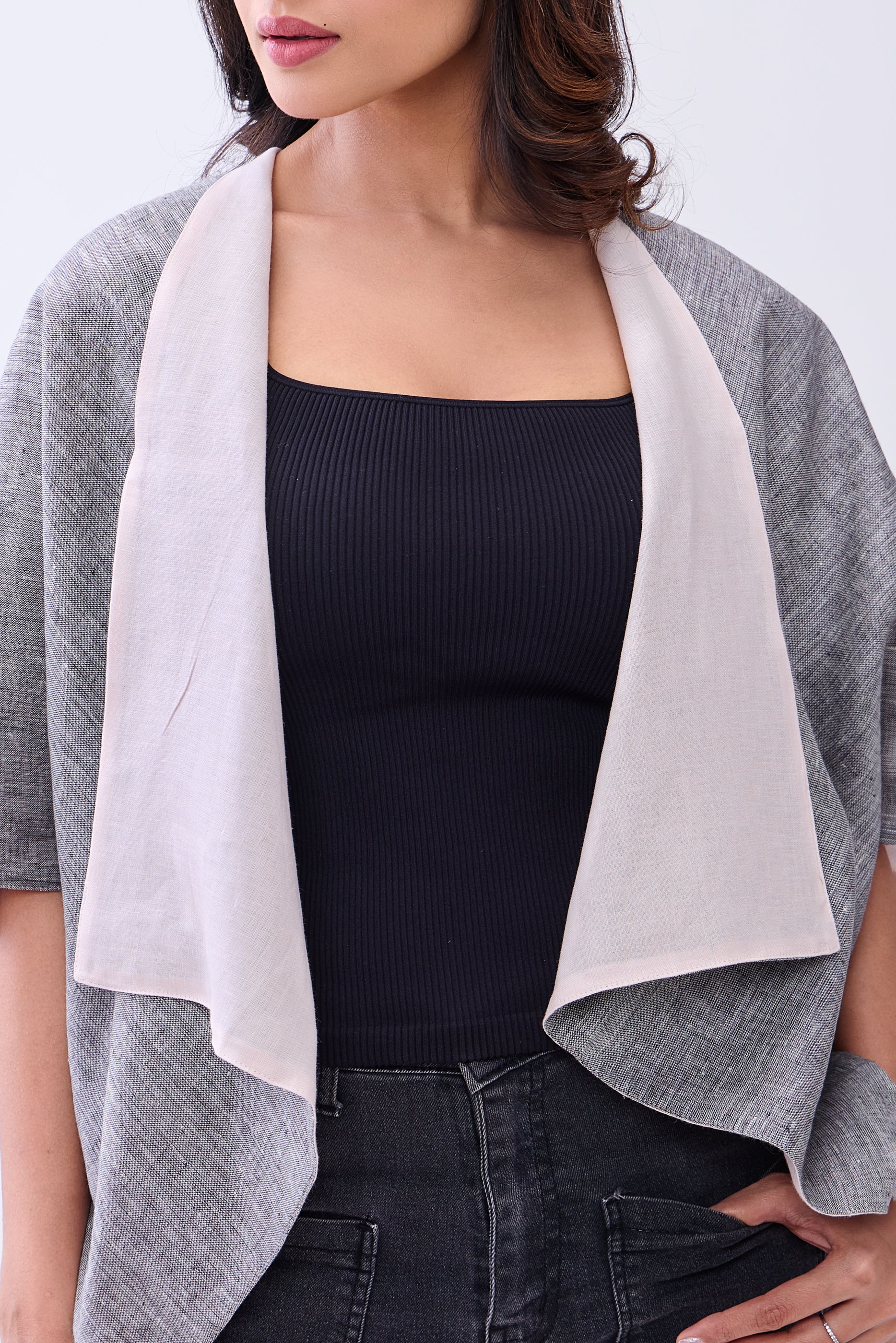 The Label Gaia Hemp Reversable Shrug – Grey & Blush Pink