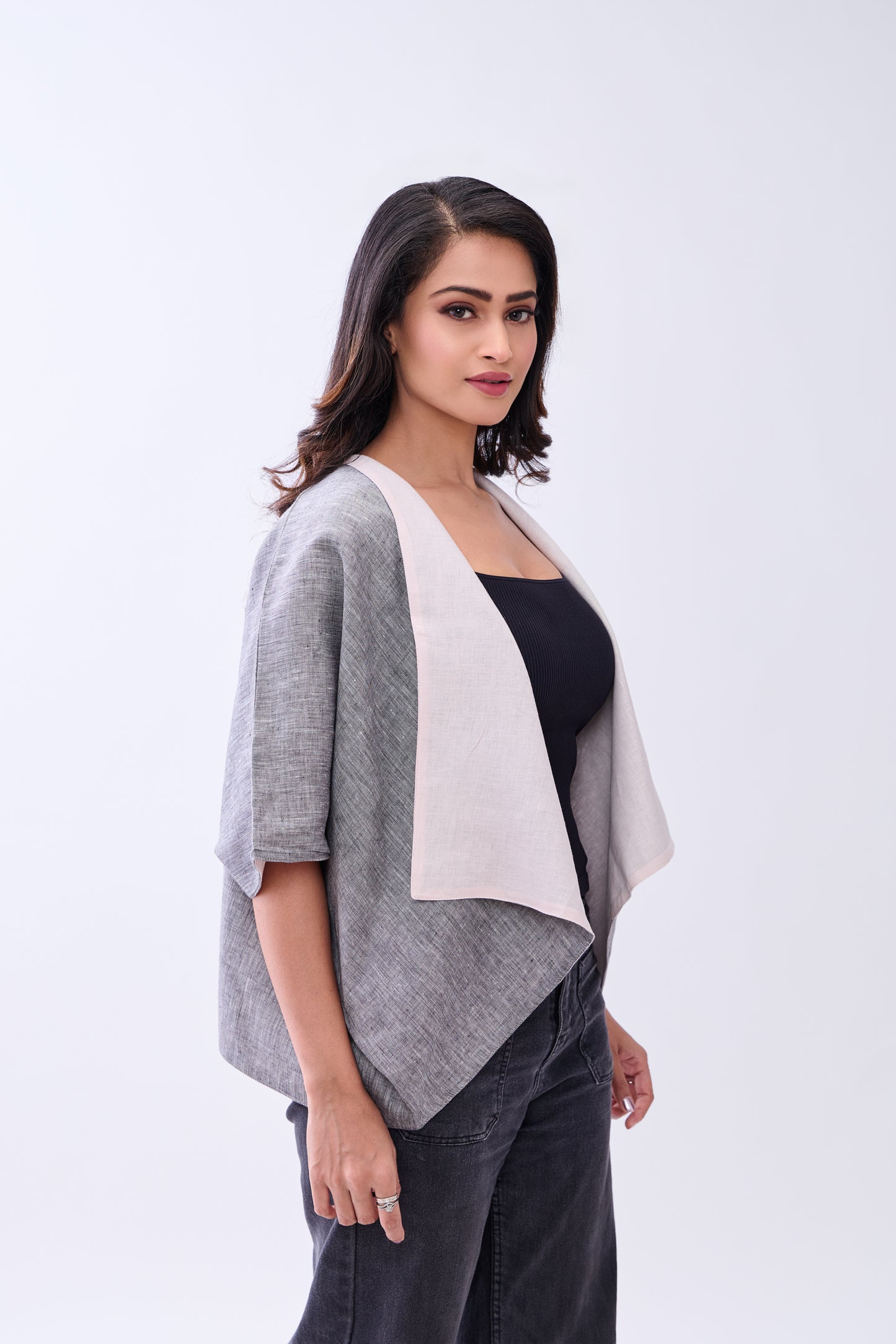 The Label Gaia Hemp Reversable Shrug – Grey & Blush Pink