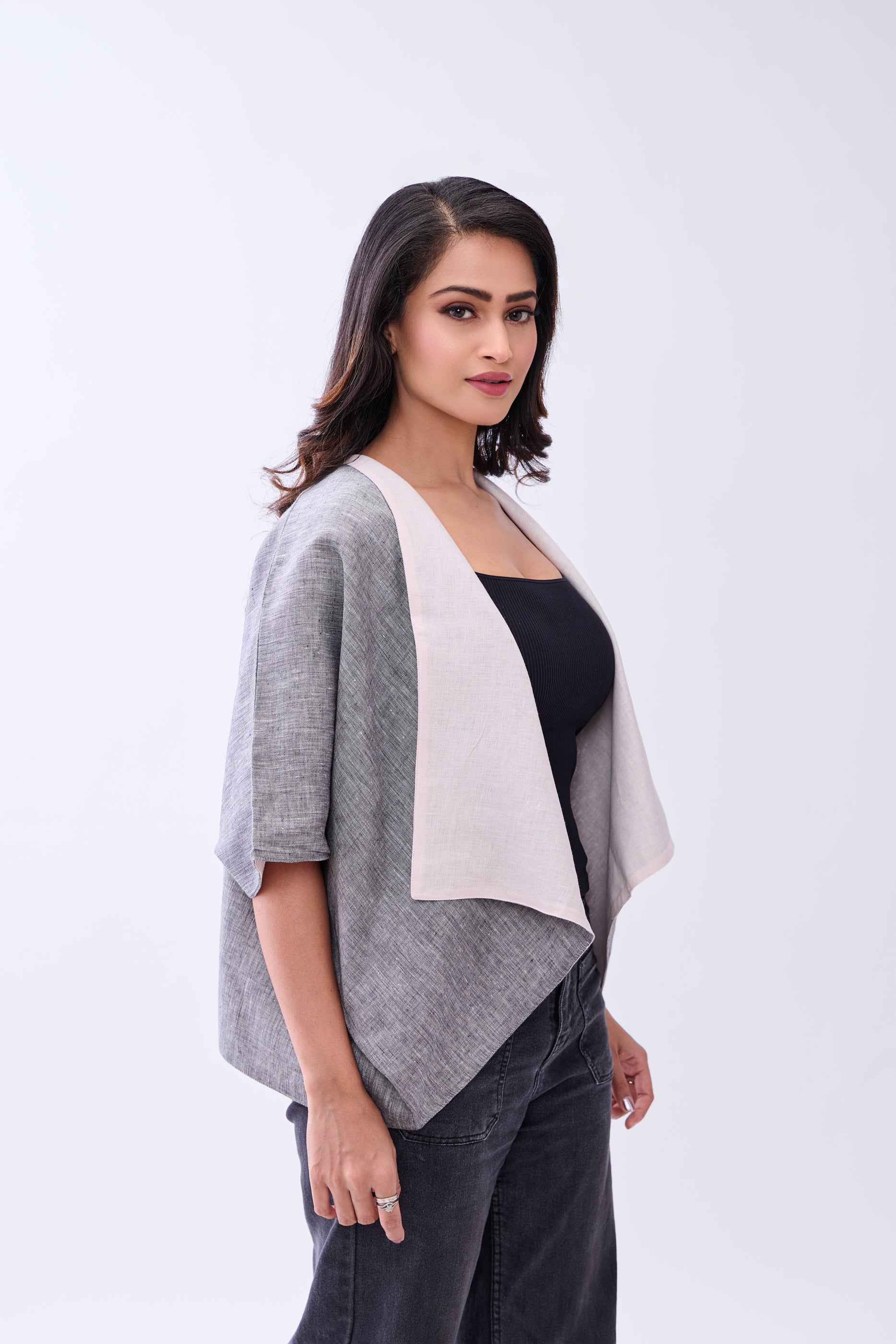 The Label Gaia Hemp Reversable Shrug – Grey & Blush Pink
