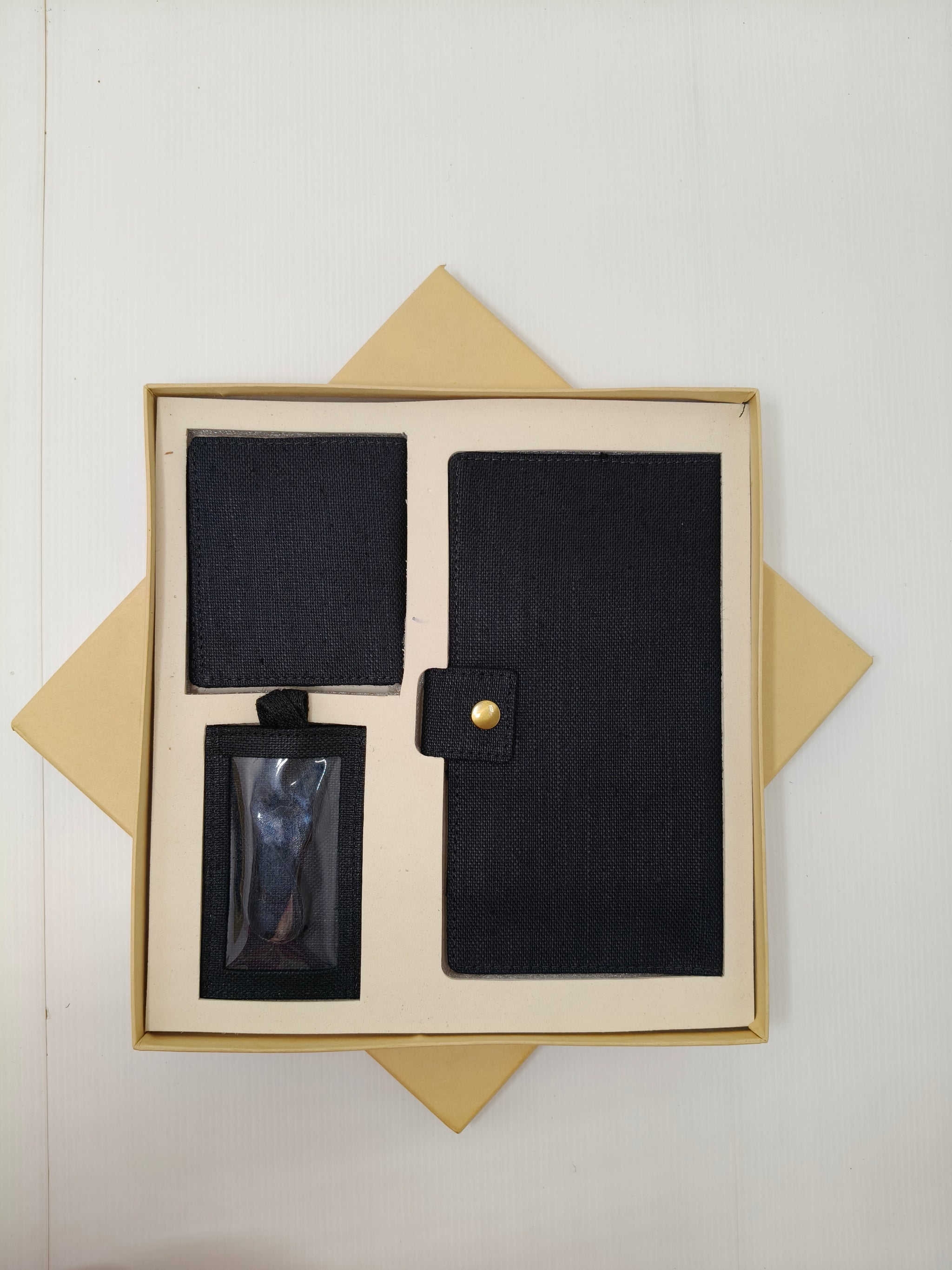 Wallet, Passport Holder & Luggage Tag